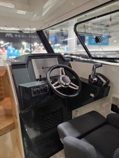 PARKER 760 Quest & Mercury F225 Verado demo boat 3 ore de functionare